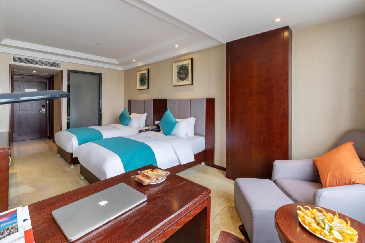 Huzhou Wealth Hotel Экстерьер фото