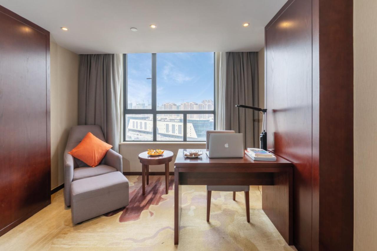 Huzhou Wealth Hotel Экстерьер фото