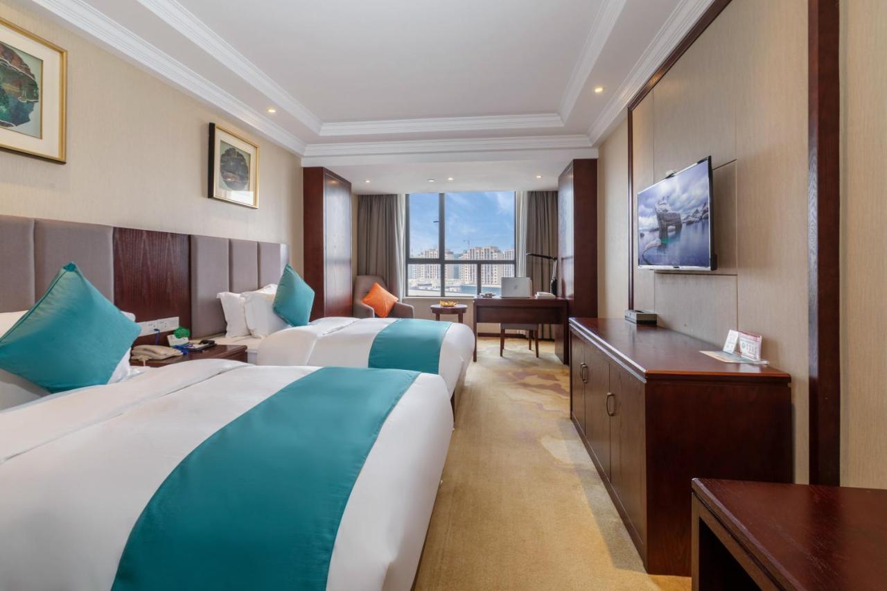 Huzhou Wealth Hotel Экстерьер фото