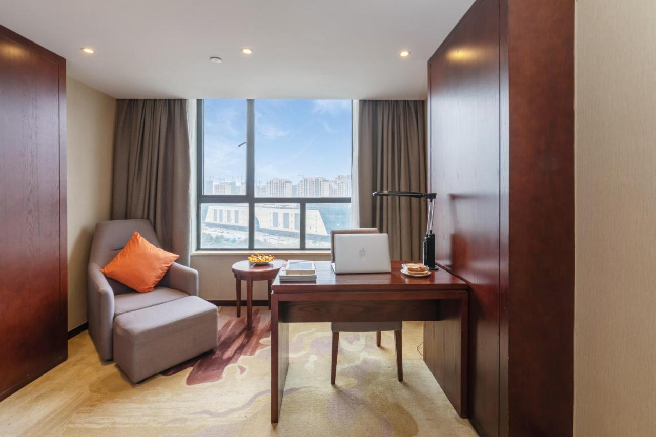 Huzhou Wealth Hotel Экстерьер фото