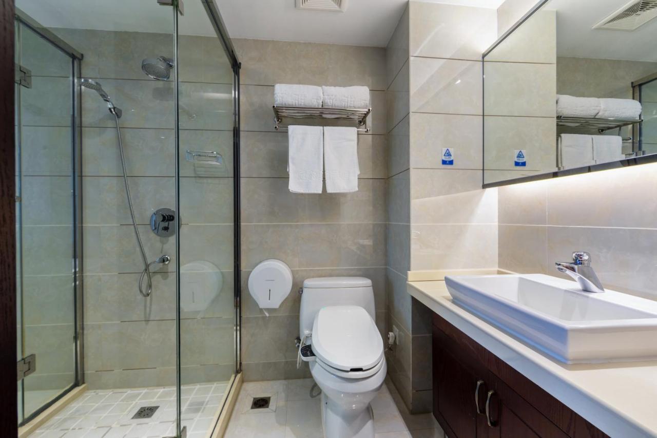 Huzhou Wealth Hotel Экстерьер фото