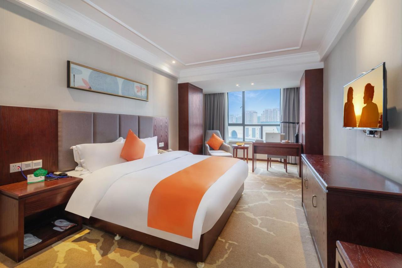 Huzhou Wealth Hotel Экстерьер фото