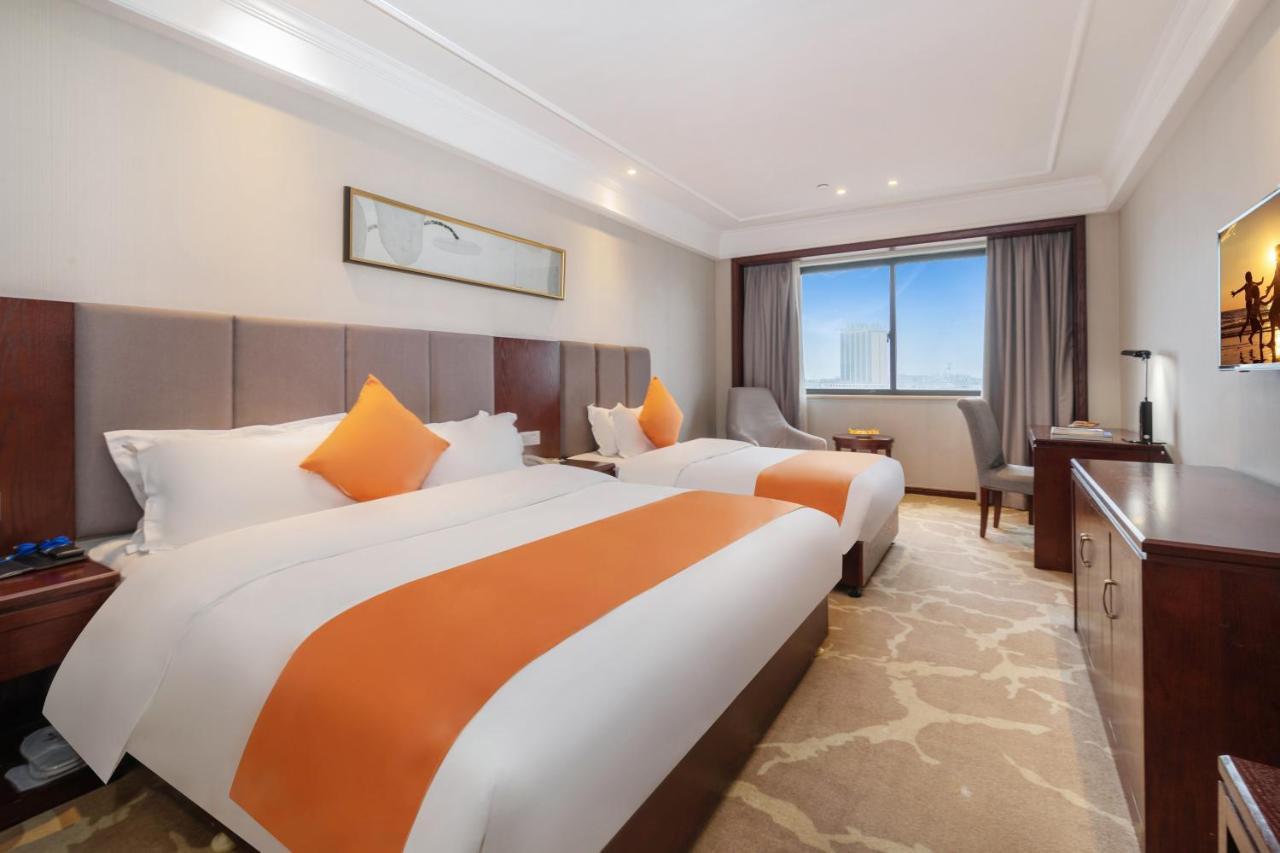 Huzhou Wealth Hotel Экстерьер фото