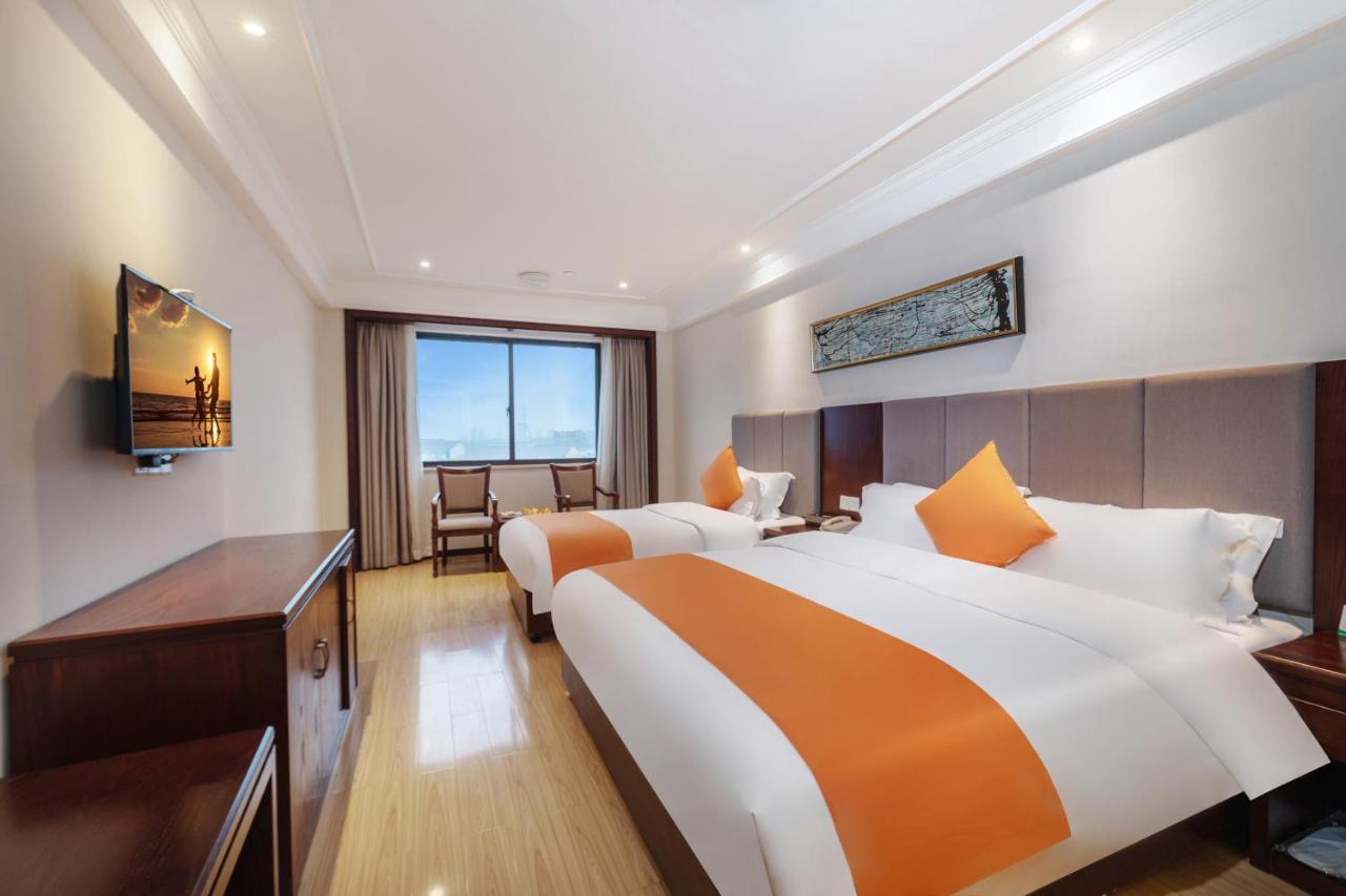 Huzhou Wealth Hotel Экстерьер фото