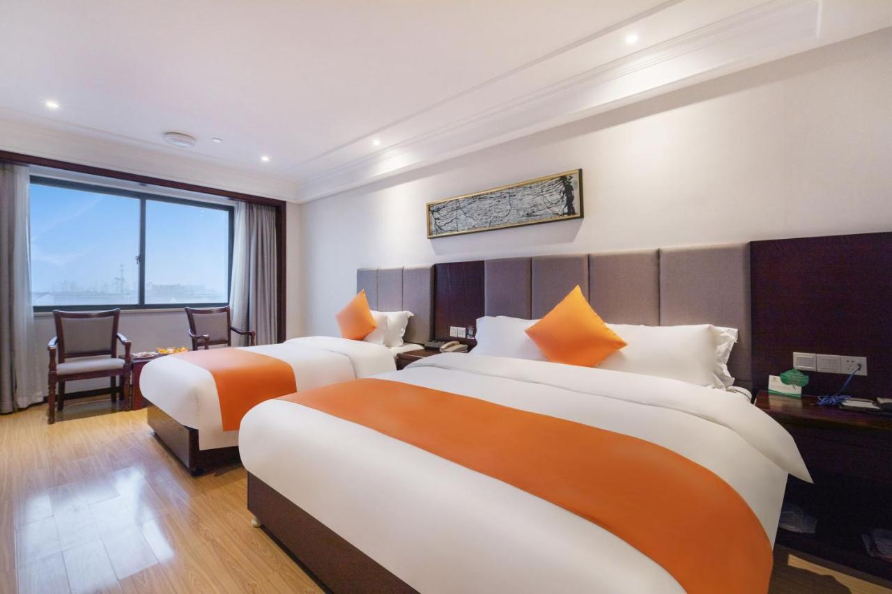 Huzhou Wealth Hotel Экстерьер фото