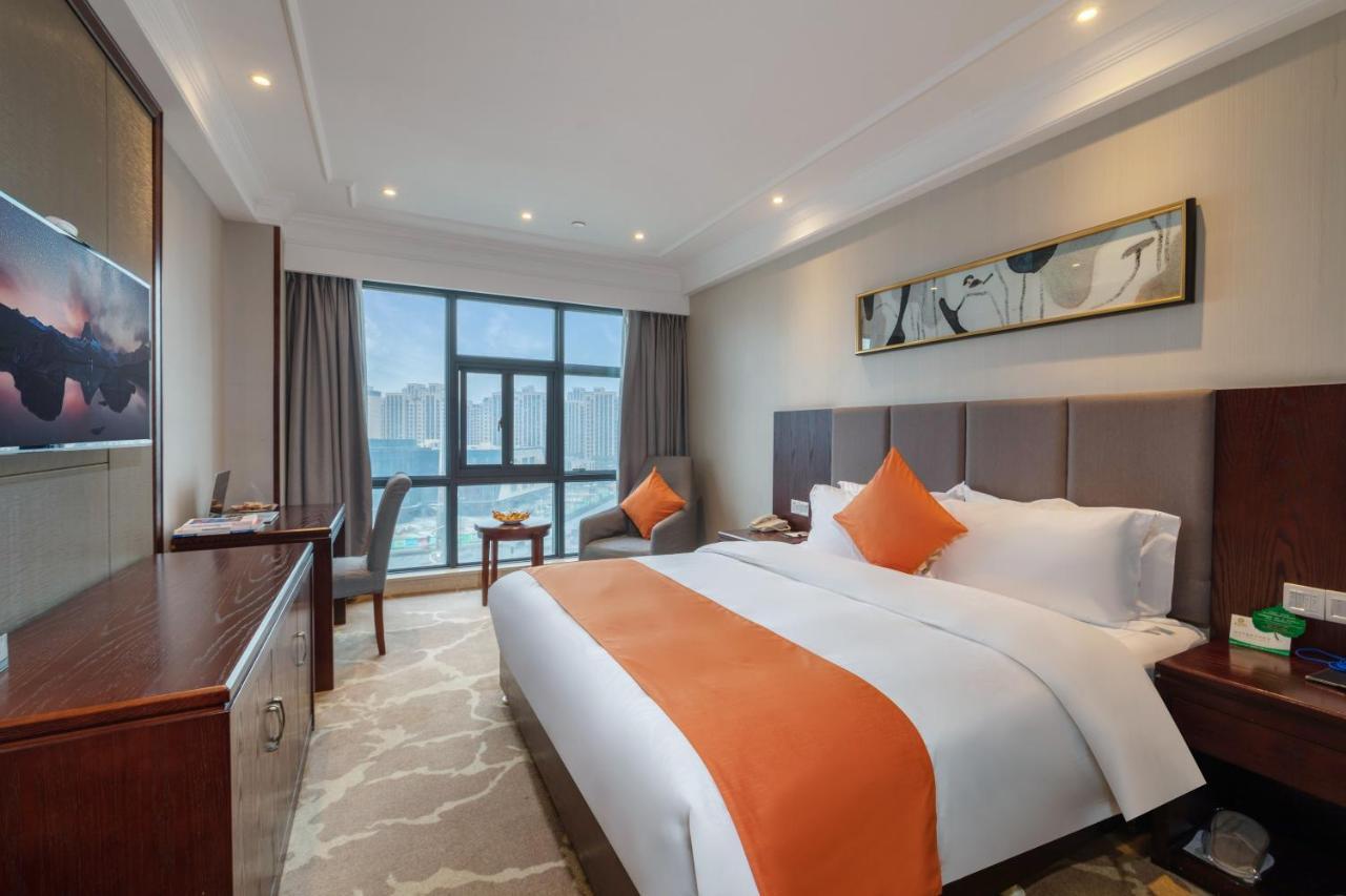 Huzhou Wealth Hotel Экстерьер фото