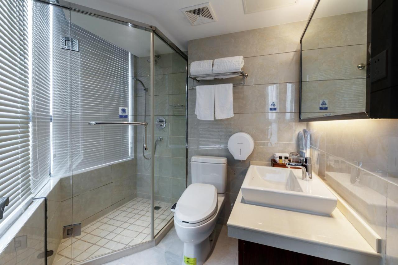 Huzhou Wealth Hotel Экстерьер фото