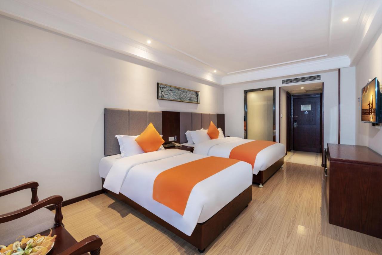 Huzhou Wealth Hotel Экстерьер фото