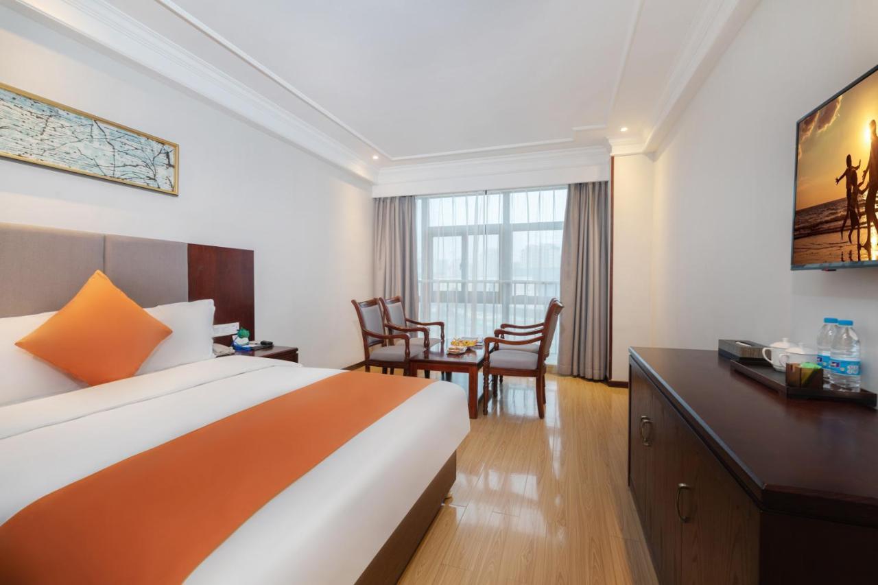 Huzhou Wealth Hotel Экстерьер фото