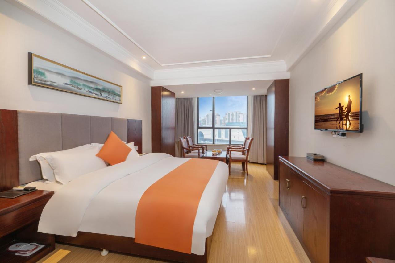 Huzhou Wealth Hotel Экстерьер фото