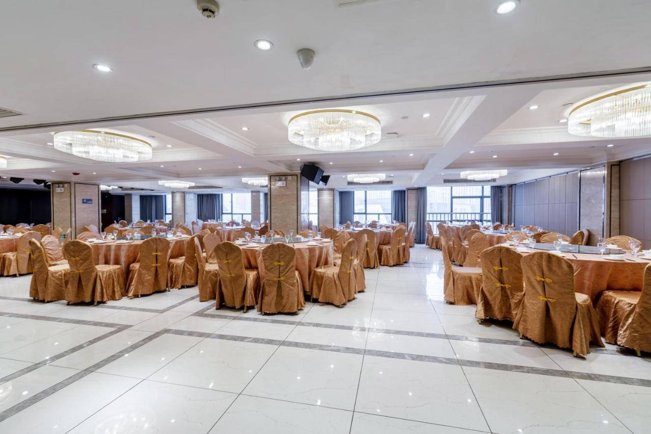 Huzhou Wealth Hotel Экстерьер фото