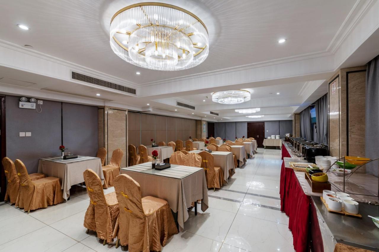 Huzhou Wealth Hotel Экстерьер фото